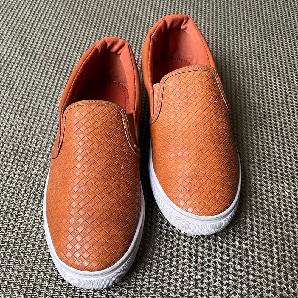 Cognac colored slip-on sneakers